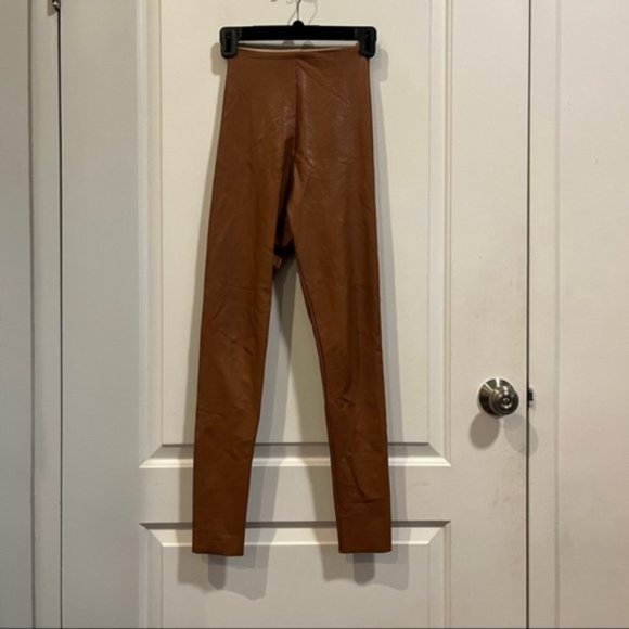 Commando Faux Leather Leggings in Color Cocoa - Picture 4 of 5